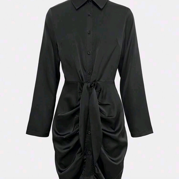 (REDUCED) Black Button-Up Shirt with Bow Detail - Picture 2 of 3